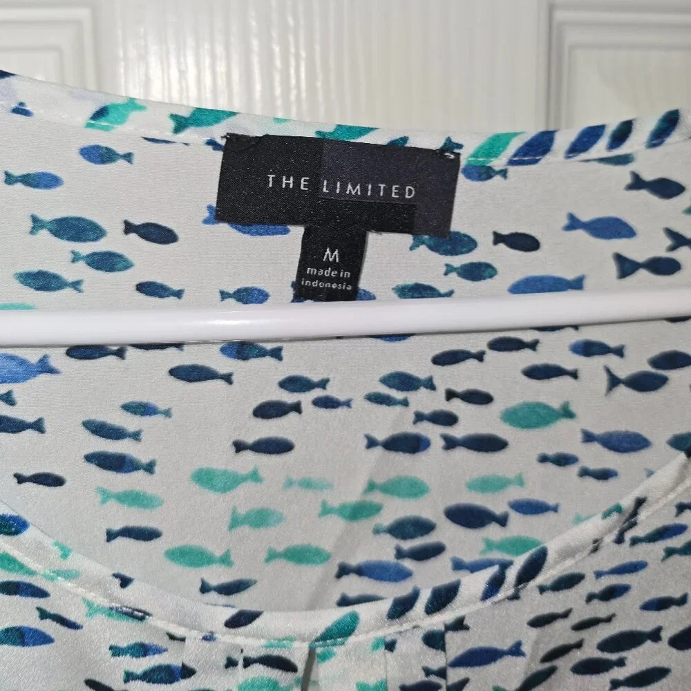 Fishy Button up - Picture 2 of 2